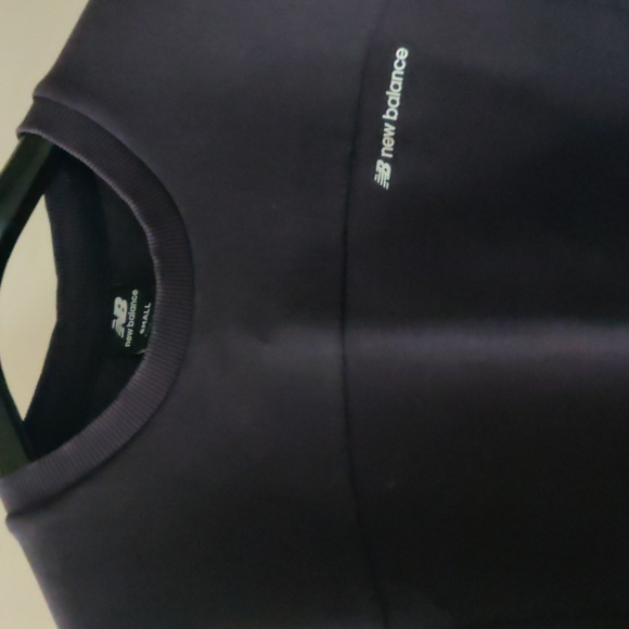 New Balance Crewneck - Picture 3 of 5